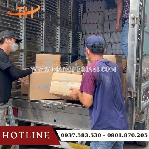 Xuất kho 40 thùng màng co PE giá sỉ giao tận nơi cho khách Xuất kho 40 thùng màng co PE giá sỉ giao tận nơi cho khách