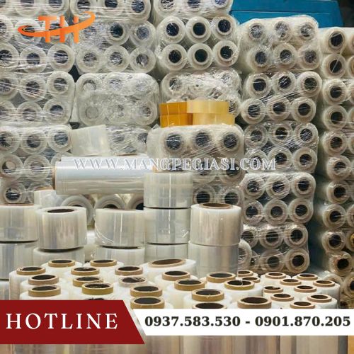 Màng PE quấn tay khổ nhỏ trọng lượng nhẹ Màng PE quấn tay khổ nhỏ trọng lượng nhẹ