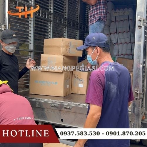 Xuất kho giao sỉ màng PE cho khách mỗi ngày tại Thu Hồng Xuất kho giao sỉ màng PE cho khách mỗi ngày tại Thu Hồng