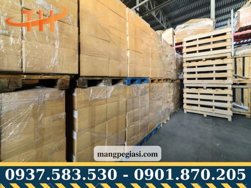 Màng PE quấn pallet