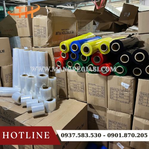 Màng PE quấn hàng chống bụi bẩn khó rách Màng PE quấn hàng chống bụi bẩn khó rách