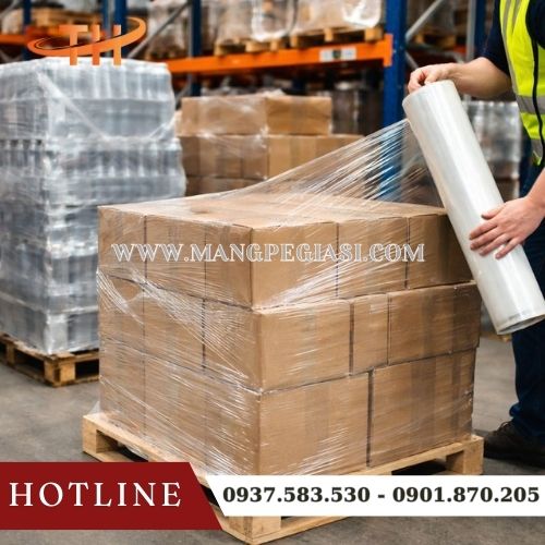 Màng PE quấn hàng có định hàng hoá tránh bụi bẩn đổ vỡ Màng PE quấn hàng có định hàng hoá tránh bụi bẩn đổ vỡ