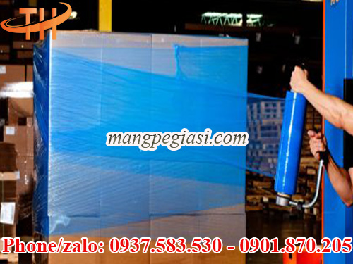 Cây quấn màng pe bọc hàng hóa