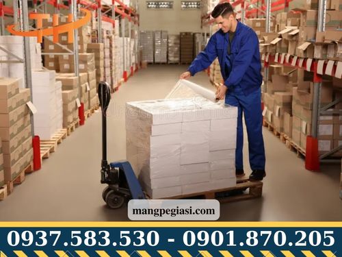 Màng PE quấn pallet