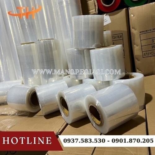 Màng PE trong suốt cuộn nhỏ quấn tay Màng PE trong suốt cuộn nhỏ quấn tay