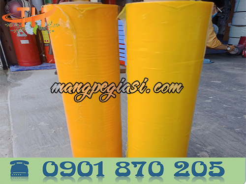 Cuộn màng pe màu vàng khổ 50cm * 3kg2 * lõi 300gr