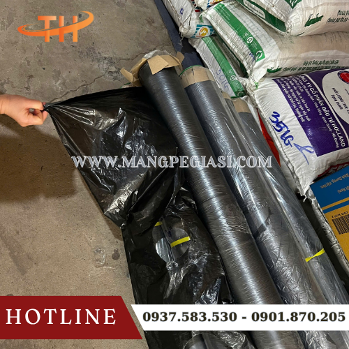 Màng phủ nông nghiệp đục lỗ sẵn 2m Màng phủ nông nghiệp đục lỗ sẵn 2m
