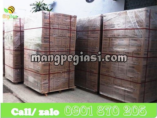 Sử dụng màng PE quấn các kiện hàng