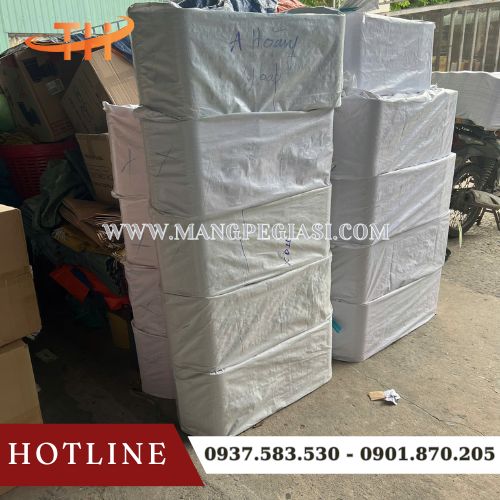 Soạn 15 bao băng keo dán thùng giao tận nơi cho khách Soạn 15 bao băng keo dán thùng giao tận nơi cho khách