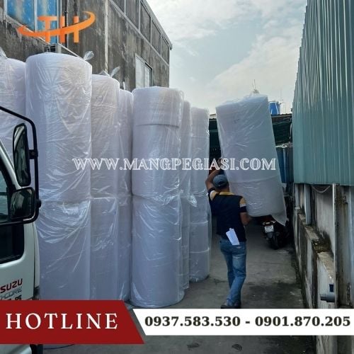 Soạn đơn giao sỉ xốp hơi cho khách tại Thu Hồng Soạn đơn giao sỉ xốp hơi cho khách tại Thu Hồng