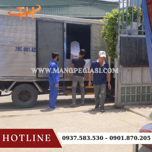 Thu Hồng giao băng keo in logo tận nơi giá sỉ cho khách Thu Hồng giao băng keo in logo tận nơi giá sỉ cho khách