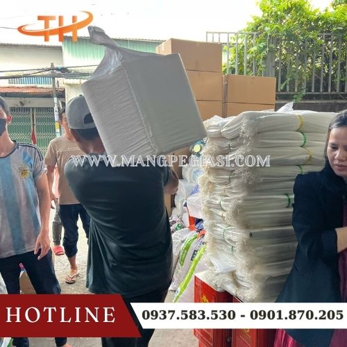 Thu Hồng lên đơn 20 bao băng keo trong giao sỉ cho khách Thu Hồng lên đơn 20 bao băng keo trong giao sỉ cho khách