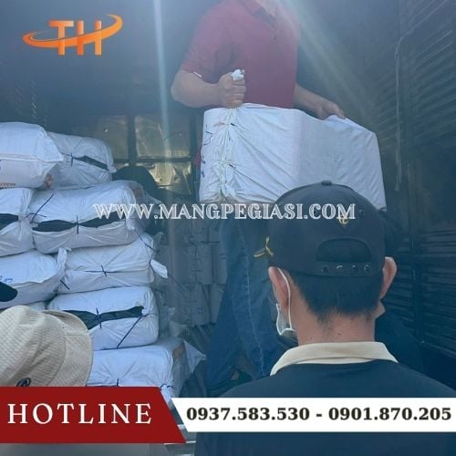 Thu Hồng xuất kho băng keo 2 mặt trắng giao tận nơi Thu Hồng xuất kho băng keo 2 mặt trắng giao tận nơi