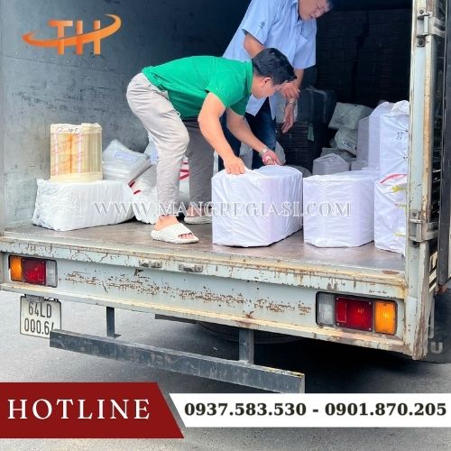 Thu Hồng xuất kho băng keo đục giao sỉ mỗi ngày Thu Hồng xuất kho băng keo đục giao sỉ mỗi ngày