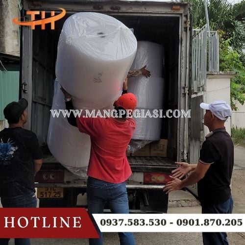 Thu Hồng xuất kho giao sỉ xốp nổ chống sốc tận nơi cho khách Thu Hồng xuất kho giao sỉ xốp nổ chống sốc tận nơi cho khách
