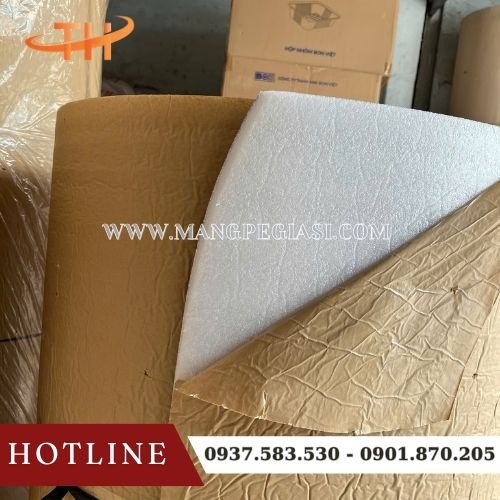 Xốp tráng bạc 1 mặt được phủ keo siêu dính Xốp tráng bạc 1 mặt được phủ keo siêu dính