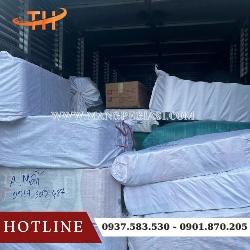 Xuất kho 20 bao băng keo giấy nhăn cho đại lý Xuất kho 20 bao băng keo giấy nhăn cho đại lý