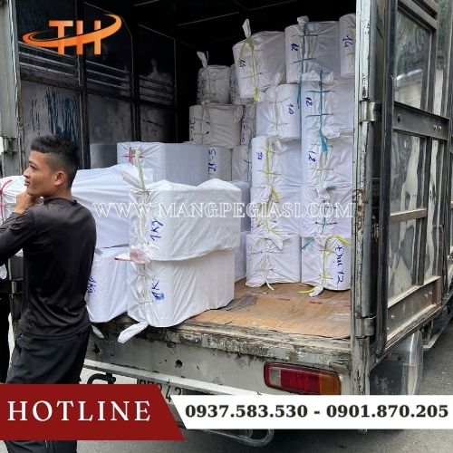 Xuất kho băng keo dán nền giao sỉ tận nơi cho khách Xuất kho băng keo dán nền giao sỉ tận nơi cho khách