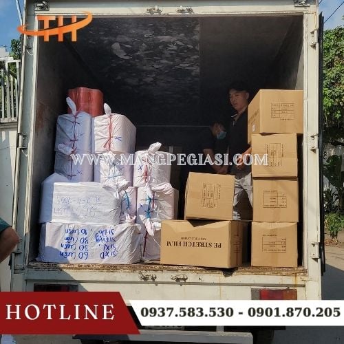 Xuất kho giao sỉ băng keo, màng PE mỗi ngày tại kho sỉ Thu Hồng Xuất kho giao sỉ băng keo, màng PE mỗi ngày tại kho sỉ Thu Hồng