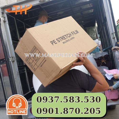 Xuất kho màng PE giao cho khách Xuất kho màng PE giao cho khách