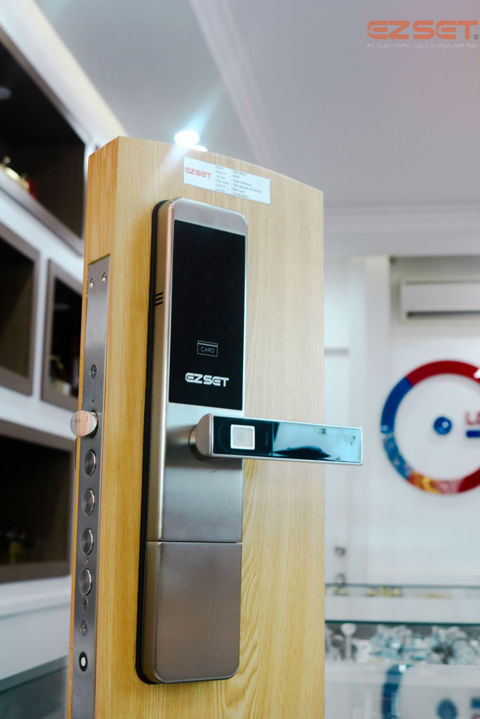 Khóa cửa vân tay cao cấp EZSET_PHE0S41-EU Khóa cửa vân tay cao cấp EZSET_PHE0S41-EU