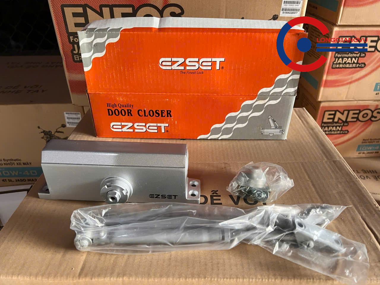 Tay đẩy hơi cao cấp chính hãng EZSET DC82 (25-45KG) Tay đẩy hơi cao cấp chính hãng EZSET DC82 (25-45KG)