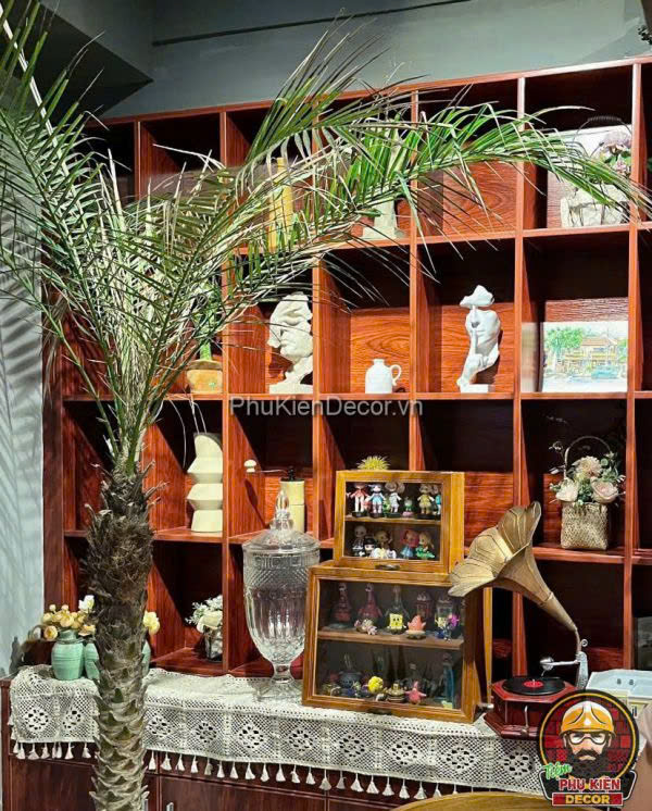 Mô hình loa kèn cổ điển decor khu vực check-in, chụp ảnh khơi gợi sự hoài cổ và sang trọng Mô hình loa kèn cổ điển decor khu vực check-in, chụp ảnh khơi gợi sự hoài cổ và sang trọng