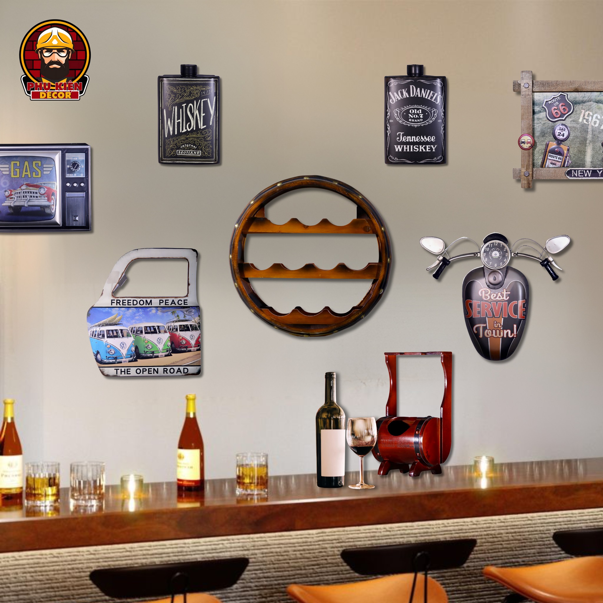 Bộ sưu tập đồ decor treo tường, trưng bày độc đáo tạo nên không gian bar, pub đầy thu hút Bộ sưu tập đồ decor treo tường, trưng bày độc đáo tạo nên không gian bar, pub đầy thu hút