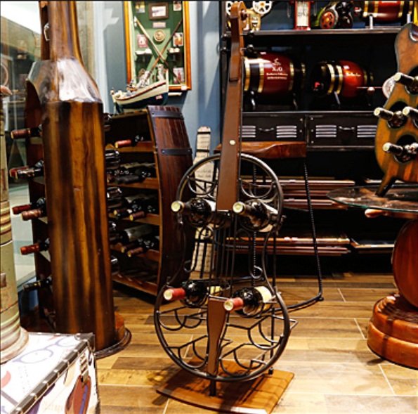 Kệ rượu thiết kế độc đáo kết hợp decor cá tính giúp hầm rượu trở nên sang trọng và nổi bật Kệ rượu thiết kế độc đáo kết hợp decor cá tính giúp hầm rượu trở nên sang trọng và nổi bật