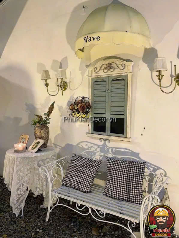 Cửa sổ gỗ thêm một số phụ kiện làm nên không gian ngoài trời trở nên thu hút   Cửa sổ gỗ thêm một số phụ kiện làm nên không gian ngoài trời trở nên thu hút