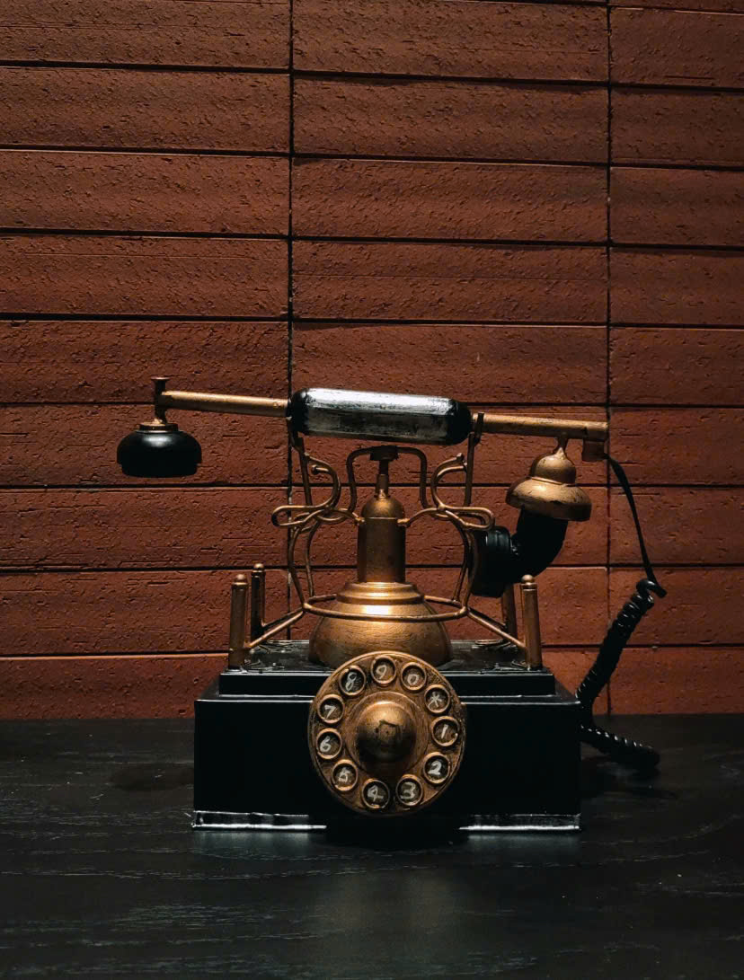 Điện Thoại Cổ Điển Trang Trí Tái Hiện Lại Những Năm 80-90 Mang Nét Hoài Niệm Xưa Cũ Điện Thoại Cổ Điển Trang Trí Tái Hiện Lại Những Năm 80-90 Mang Nét Hoài Niệm Xưa Cũ