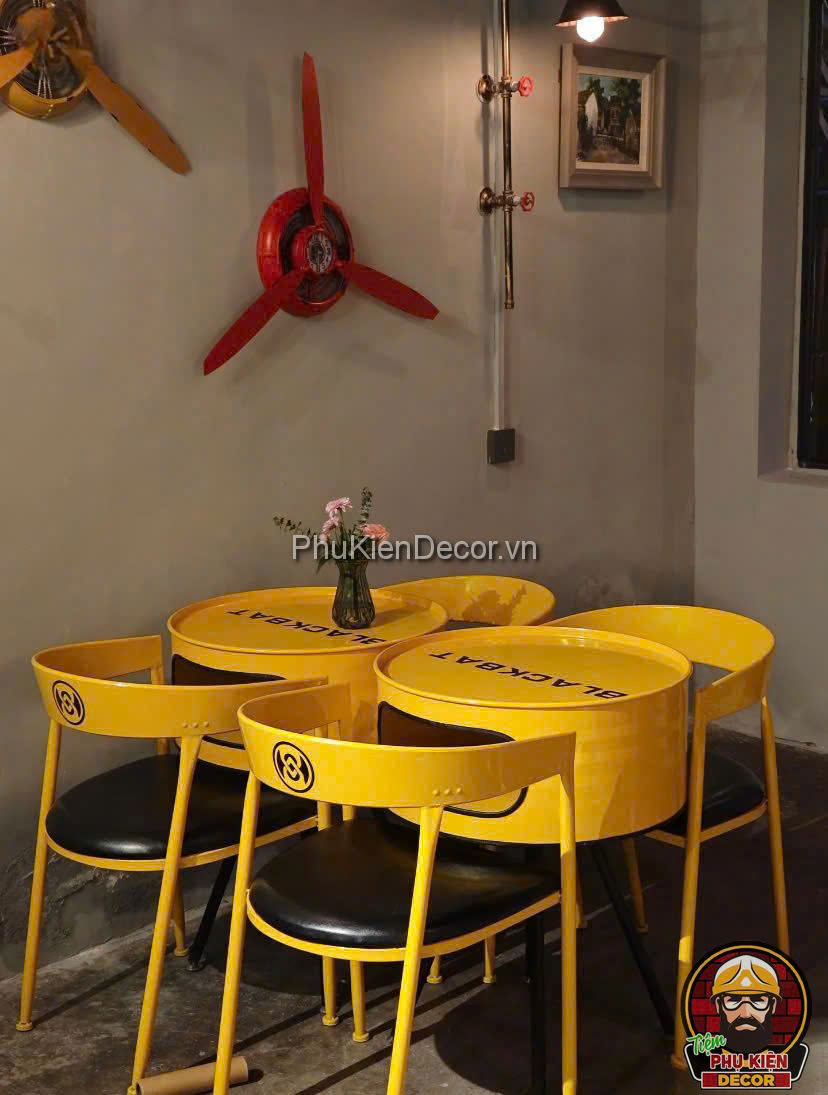 Thu Hút Khách Ngay Từ Cái Nhìn Đầu Tiên Với Quán Cafe Industrial Thu Hút Khách Ngay Từ Cái Nhìn Đầu Tiên Với Quán Cafe Industrial