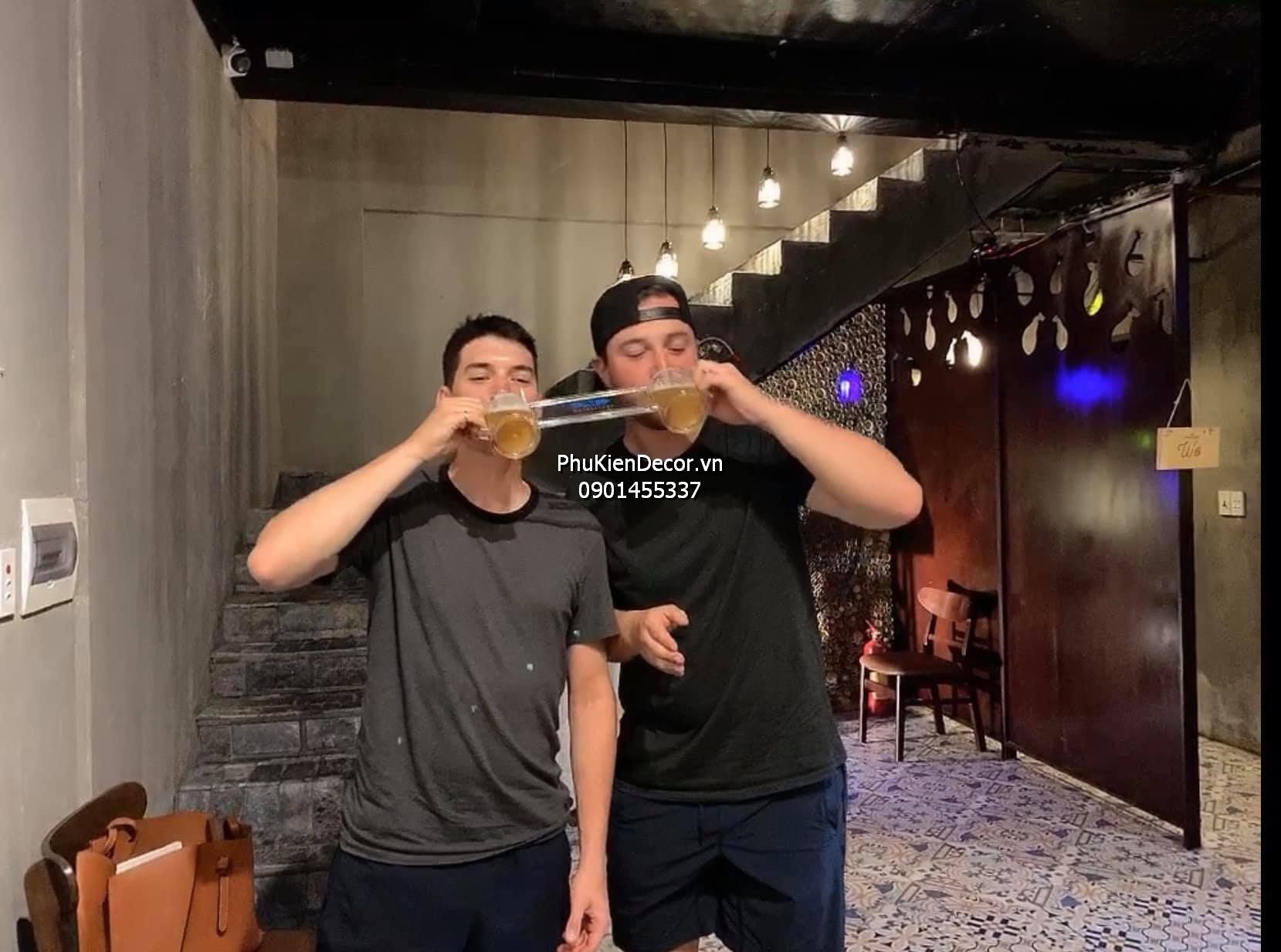 Ly bia đôi, cốc uống bia đôi tạo ấn tượng mạnh cho thực khách đến quán Ly bia đôi, cốc uống bia đôi tạo ấn tượng mạnh cho thực khách đến quán