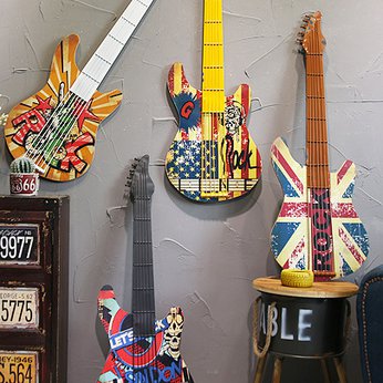 Đàn Guitar treo tường Trang trí phong cách Vintage, Retro - Decor quán Cafe, Bia, Quán ăn, Nhà hàng