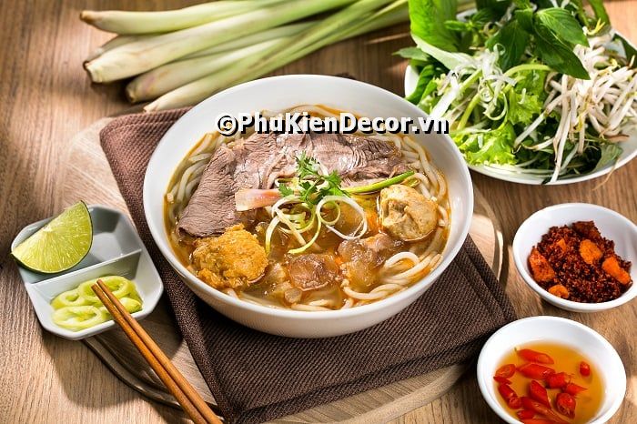 Tranh dán tường món bún bò thơm ngon, hấp dẫn, lôi cuốn thực khách thưởng thức Tranh dán tường món bún bò thơm ngon, hấp dẫn, lôi cuốn thực khách thưởng thức