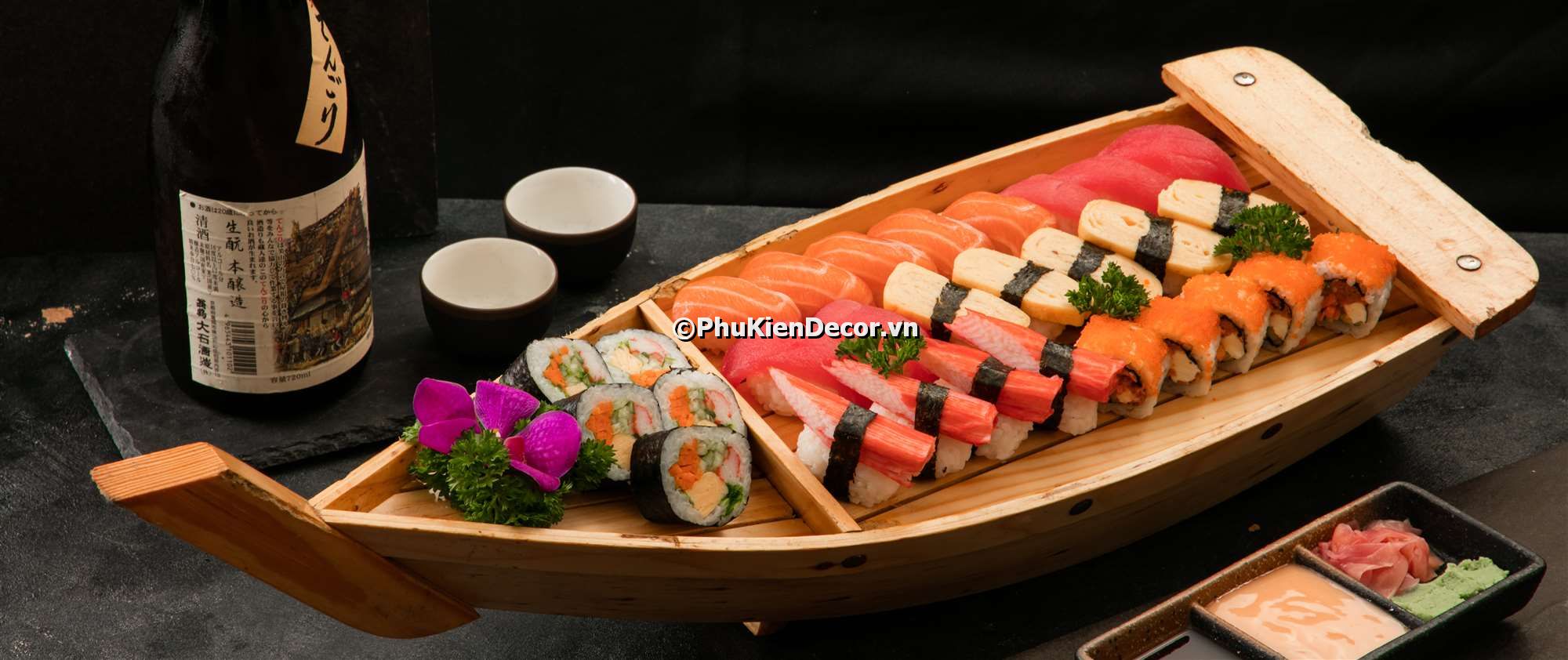 Tranh dán tường các món sushi tươi ngon hấp dẫn, tạo sự trải nghiệm tuyệt vời cả thị giác và vị giác Tranh dán tường các món sushi tươi ngon hấp dẫn, tạo sự trải nghiệm tuyệt vời cả thị giác và vị giác