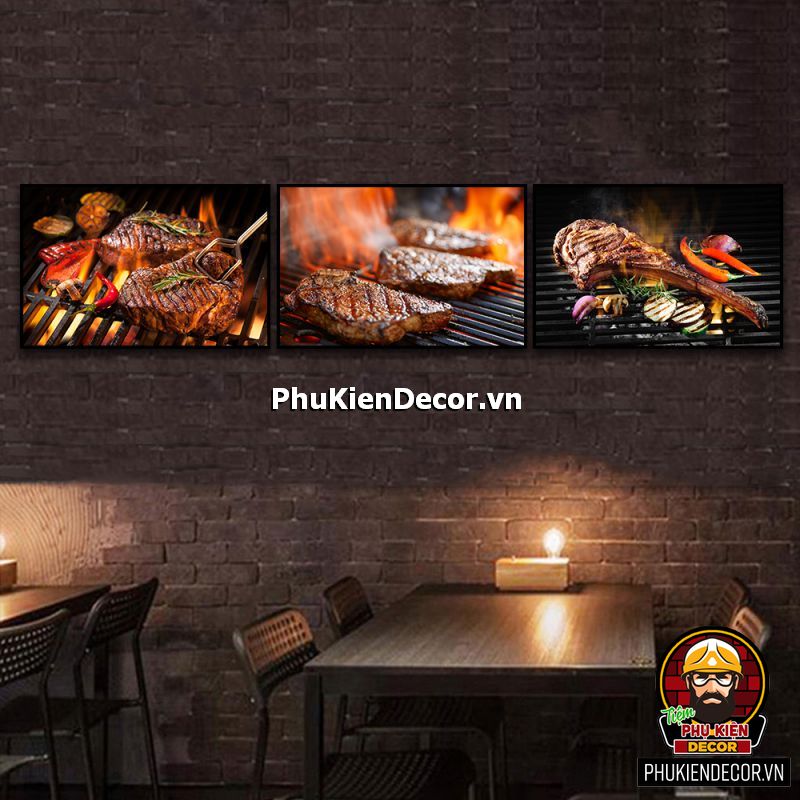 Tranh treo tường bộ 3 bức trang trí quán bò bít tết - bò nướng BBQ thơm ngon, lôi cuốn khách hàng trải nghiệm Tranh treo tường bộ 3 bức trang trí quán bò bít tết - bò nướng BBQ thơm ngon, lôi cuốn khách hàng trải nghiệm