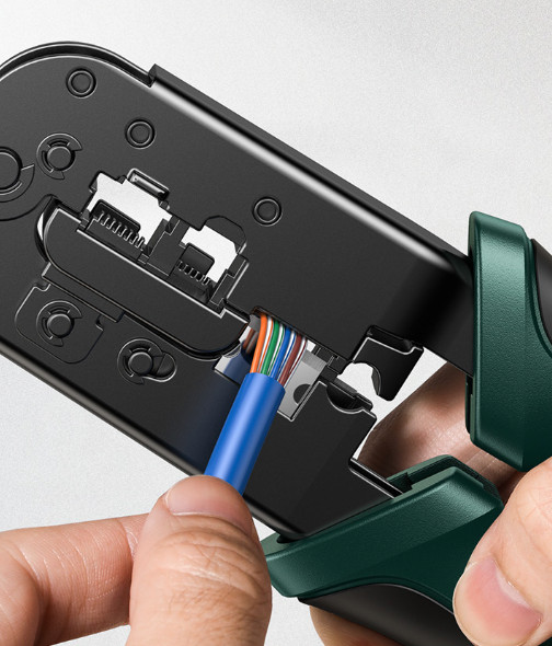 Kìm bấm mạng RJ45/RJ11 Ugreen 10952 - Kìm bấm mạng RJ45/RJ11 Ugreen 10952 được làm bằng thép Carbon Q235 nên có độ bền cao , không bi cong vẹo khi vô tình làm rơi, bị rỉ hoặc ăn mòn trong thời gian sử dụng. Đồng thời có khả năng chịu lực tốt , độ bén lưỡi bấm cực cao nên có thể cắt lõi dễ dàng. - Thiết kế bao tay cầm chắc chắn và êm ái trong quá trình sử dụng, được làm bằng chất liệu TPR+PP.