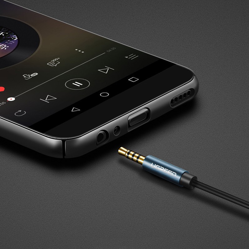 Cáp âm thanh nối dài 3.5mm 3 khấc dài 2M Ugreen 40675 Cáp âm thanh nối dài 3.5mm 3 khấc dài 2M Ugreen 40675