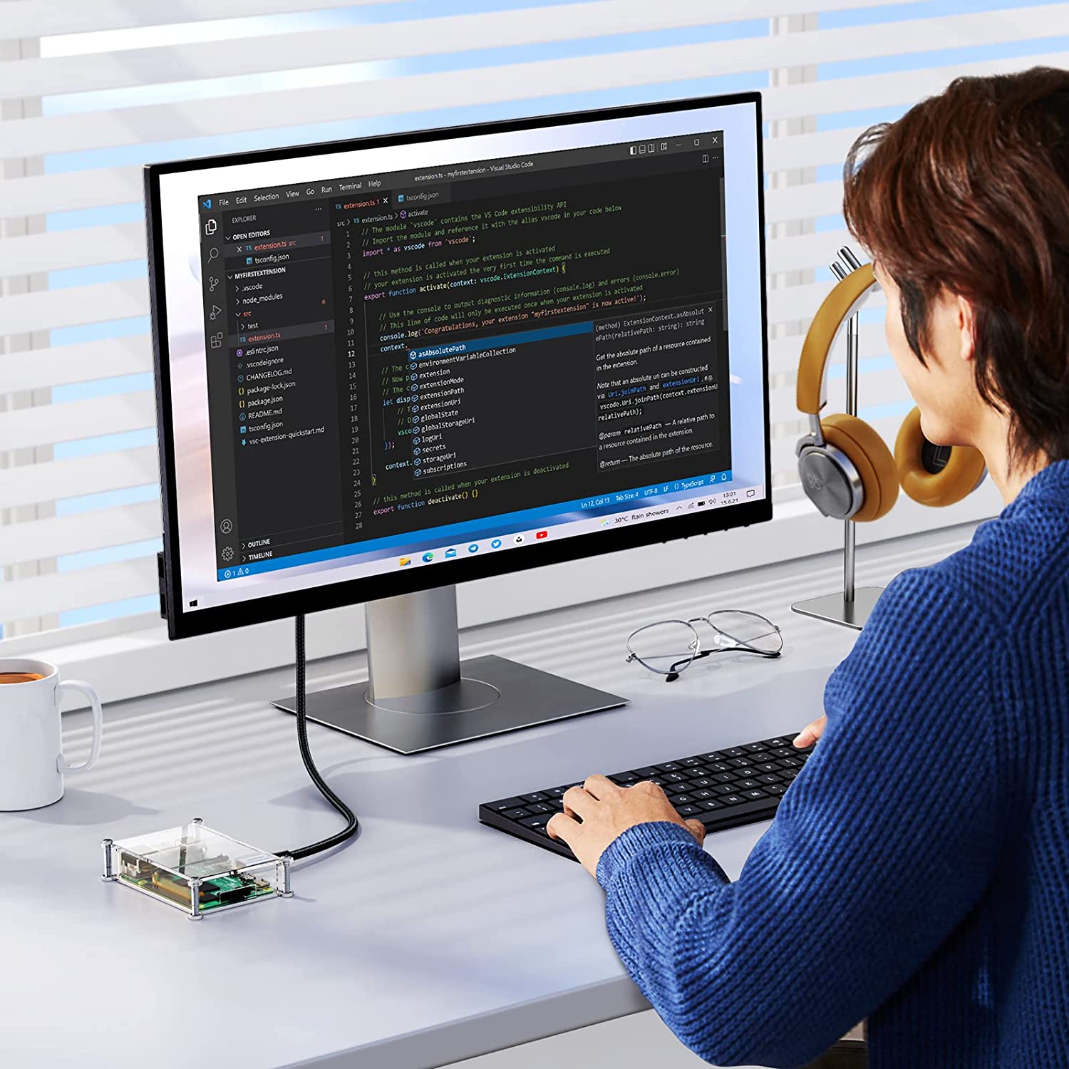 Cáp chuyển Micro HDMI sang HDMI dài 1m hỗ trợ 4K Ugreen 10550 Cáp chuyển Micro HDMI sang HDMI dài 1m hỗ trợ 4K Ugreen 10550