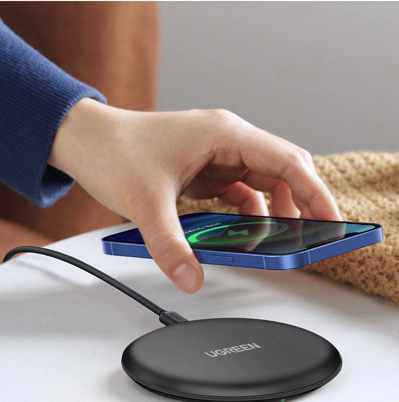 Sạc không dây cho điện thoại thông minh màu đen Ugreen 15112 Sạc không dây cho điện thoại thông minh màu đen Ugreen 15112
