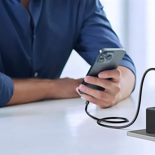 Sạc điện thoại 2 cổng USB-C và USB-A GaN 30W màu đen chân cắm dẹt Ugreen 65025 X516