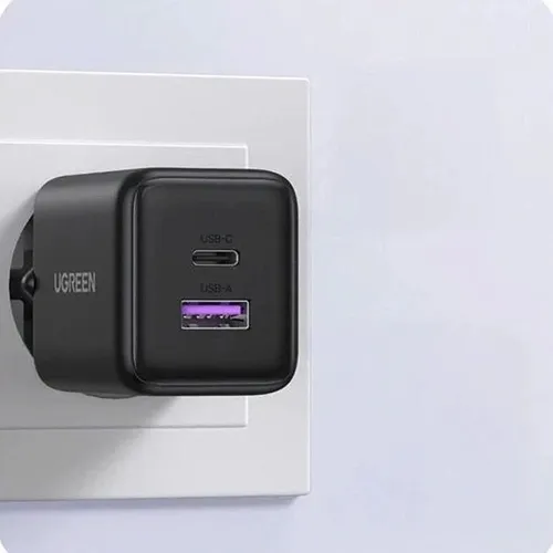 Sạc điện thoại 2 cổng USB-C và USB-A GaN 30W màu đen chân cắm dẹt Ugreen 65025 X516
