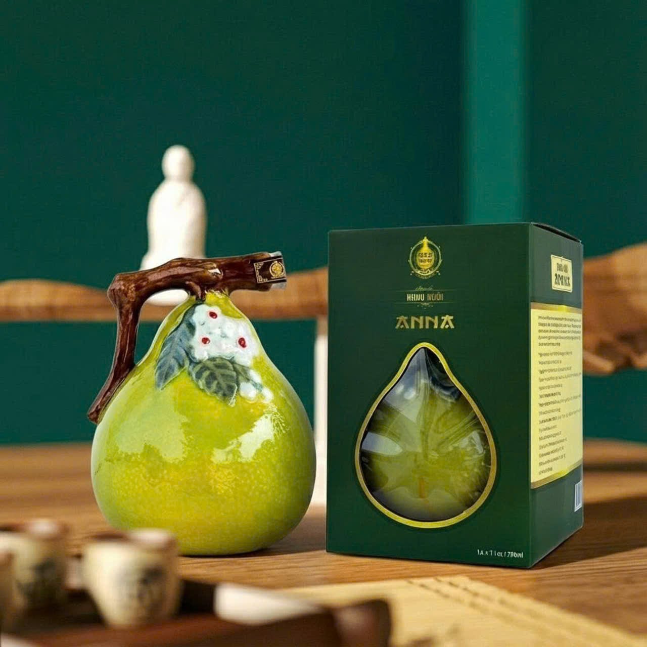 Rượu bưởi Tân Triều - đặc sản nổi bật với hương vị độc đáo từ trái bưởi tươi. Rượu bưởi Tân Triều - đặc sản nổi bật với hương vị độc đáo từ trái bưởi tươi.