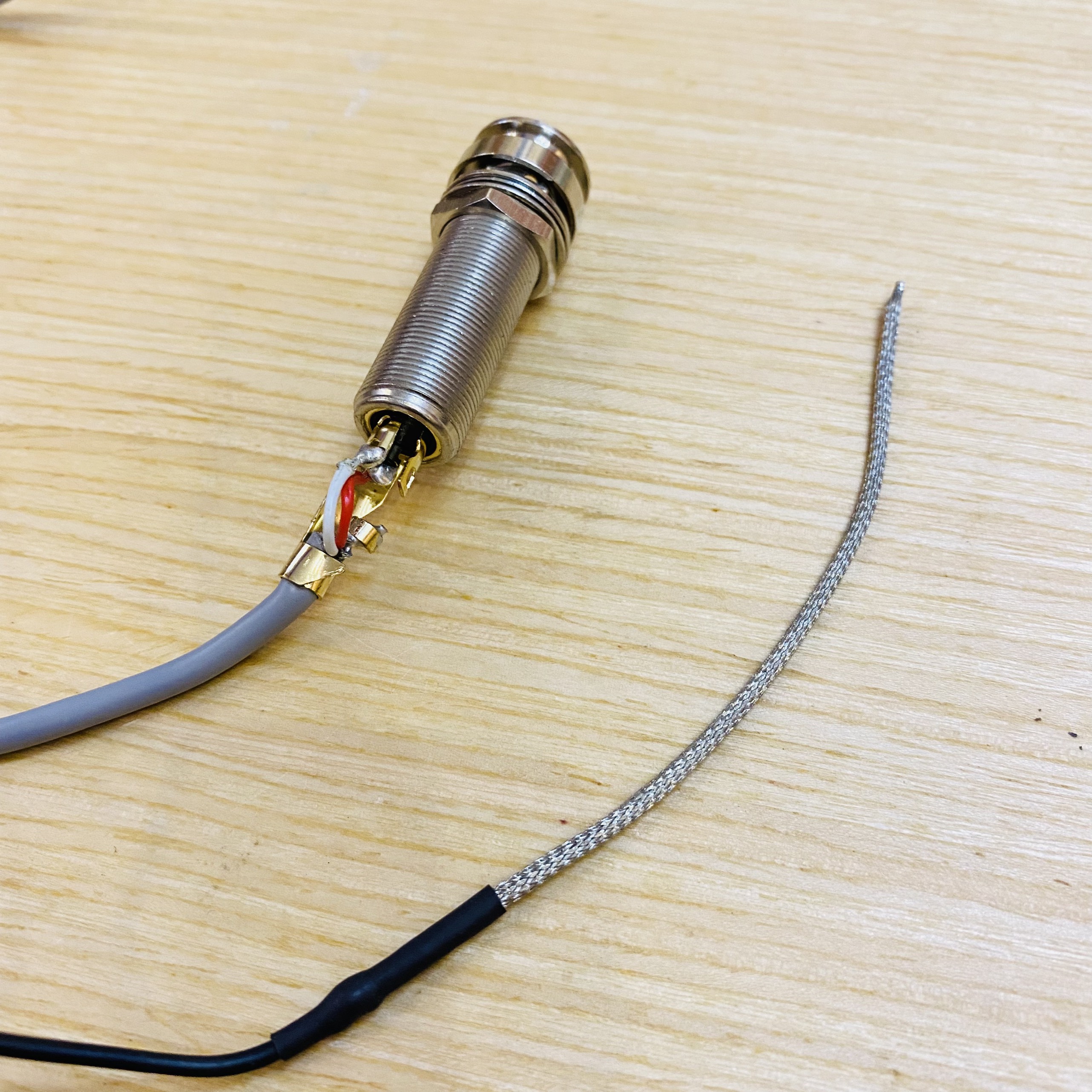 Lắp EQ Fishman Presys Blend 301 chính hãng Lắp EQ Fishman Presys Blend 301 chính hãng