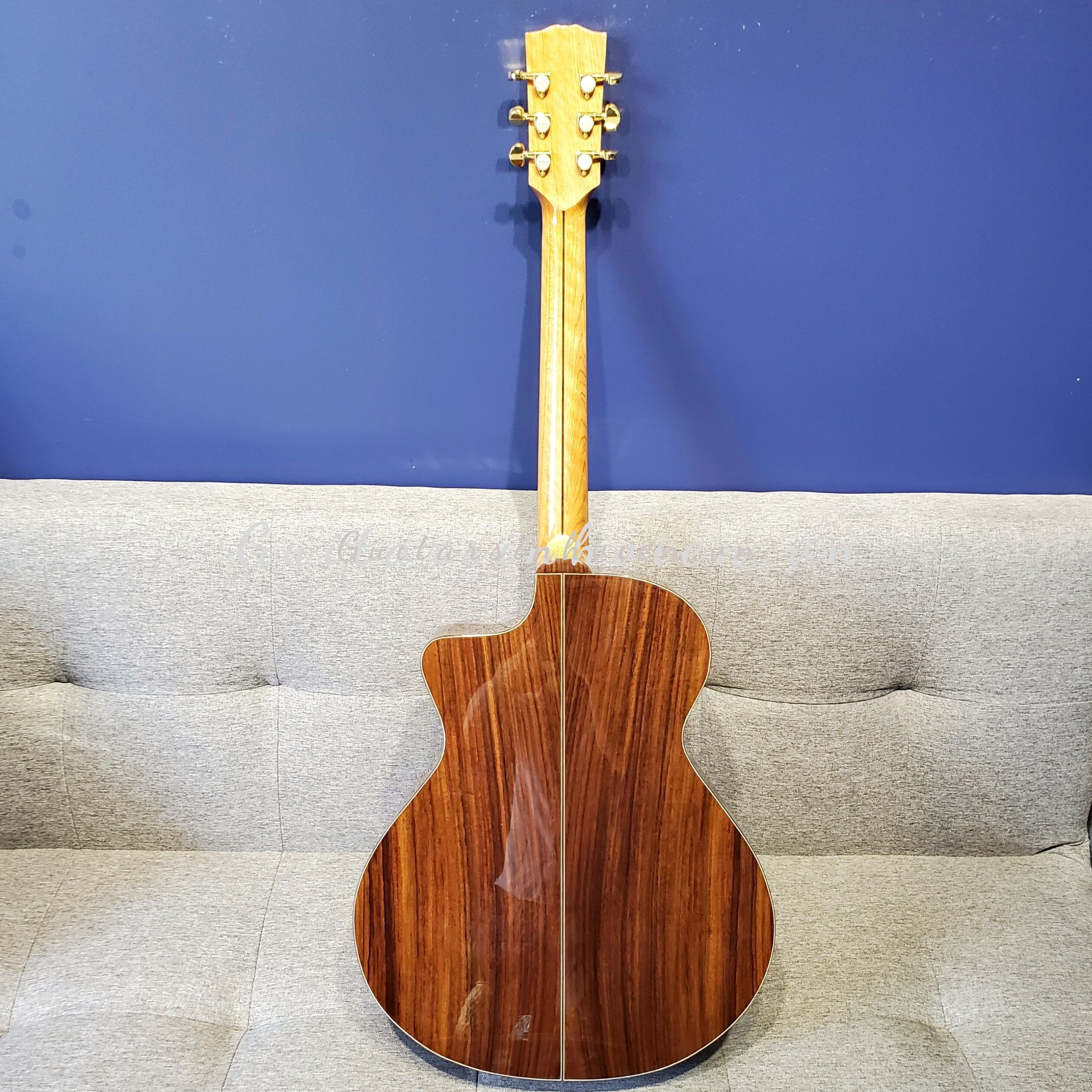 Đàn guitar acoustic Việt Nam custom cao cấp V5 Đàn guitar acoustic Việt Nam custom cao cấp V5