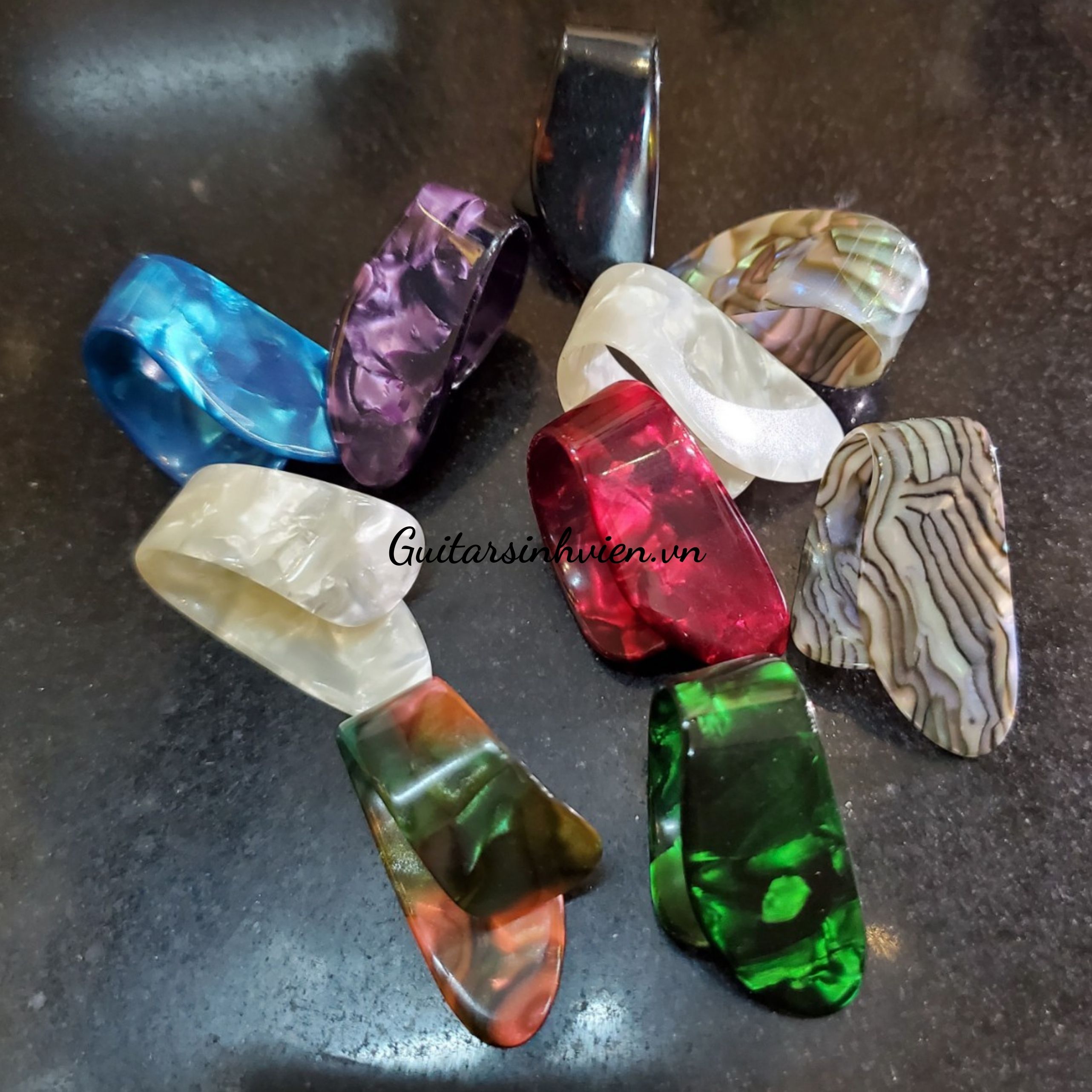 Móng giả gảy đàn dành cho ngón cái Móng giả gảy đàn dành cho ngón cái