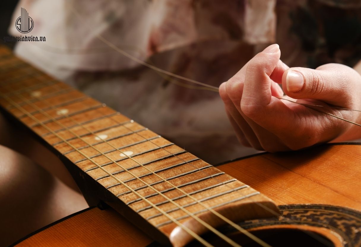 Thay Dây Đàn GuitarTại TP Hồ Chí Minh Thay Dây Đàn GuitarTại TP Hồ Chí Minh