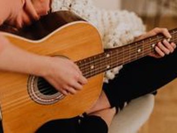 Mẹo Học Hợp Âm Guitar Đơn Giản Giúp Bạn Mau Tiến Bộ