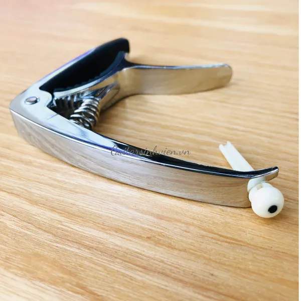 Capo đàn guitar có móc tháo chốt ghim CP2